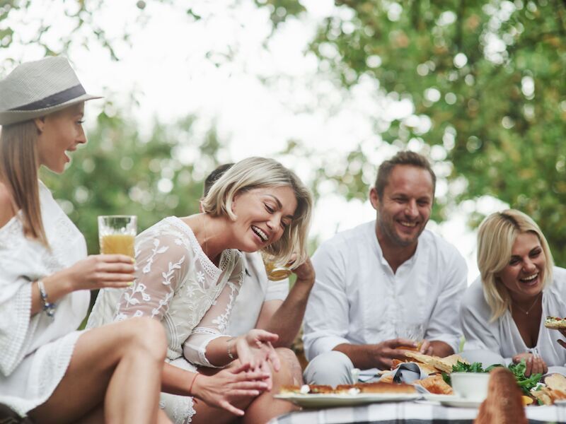 70s-in-white-das-exklusive-dinner-event-in-weiss