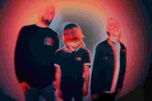 Smile and Burn - Special Guest: ES BRENNT