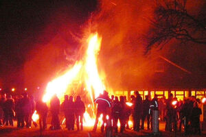 Fackellauf und Fackelfeuer