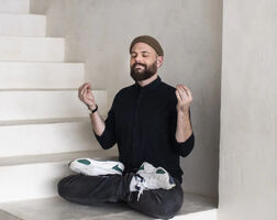 Patrick Salmen - Yoga gegen Rechts