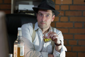 Carsten Schlüter - Die Uhl in Weiß