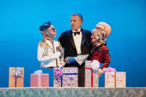 Bühne Cipolla - Dr. Fischer aus Genf oder Die Bomben-Party